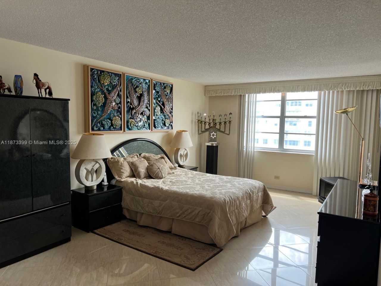 251 174th St, Unit 1905, Sunny Isles Beach, FL 33160 Photo