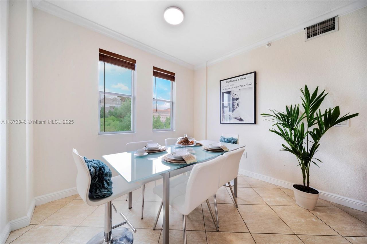 9021 SW 94th St, Unit 310, Miami, FL 33176 Photo