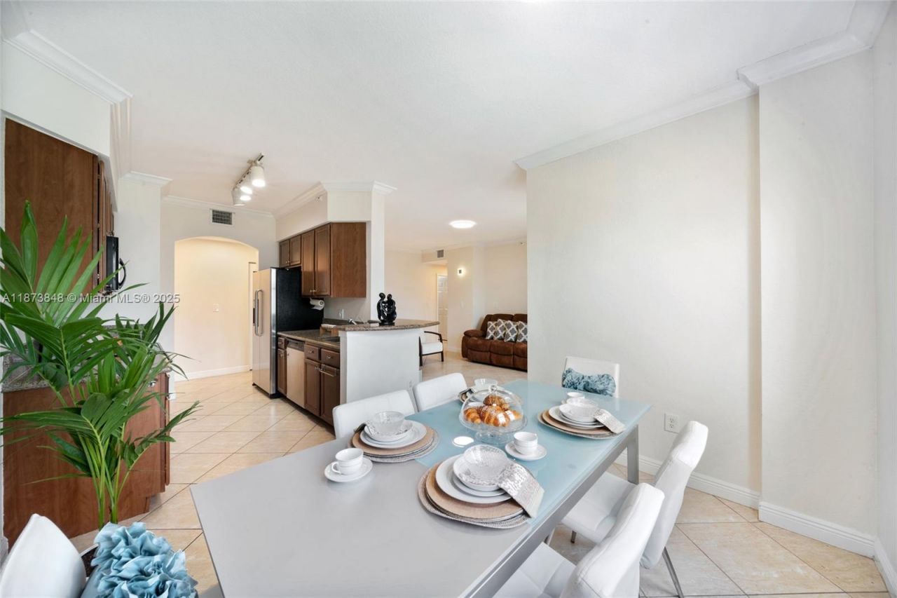 9021 SW 94th St, Unit 310, Miami, FL 33176 Photo