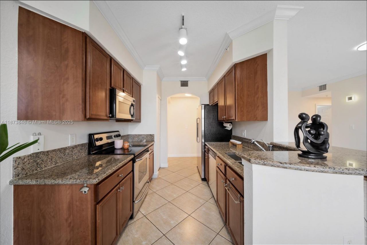 9021 SW 94th St, Unit 310, Miami, FL 33176 Photo