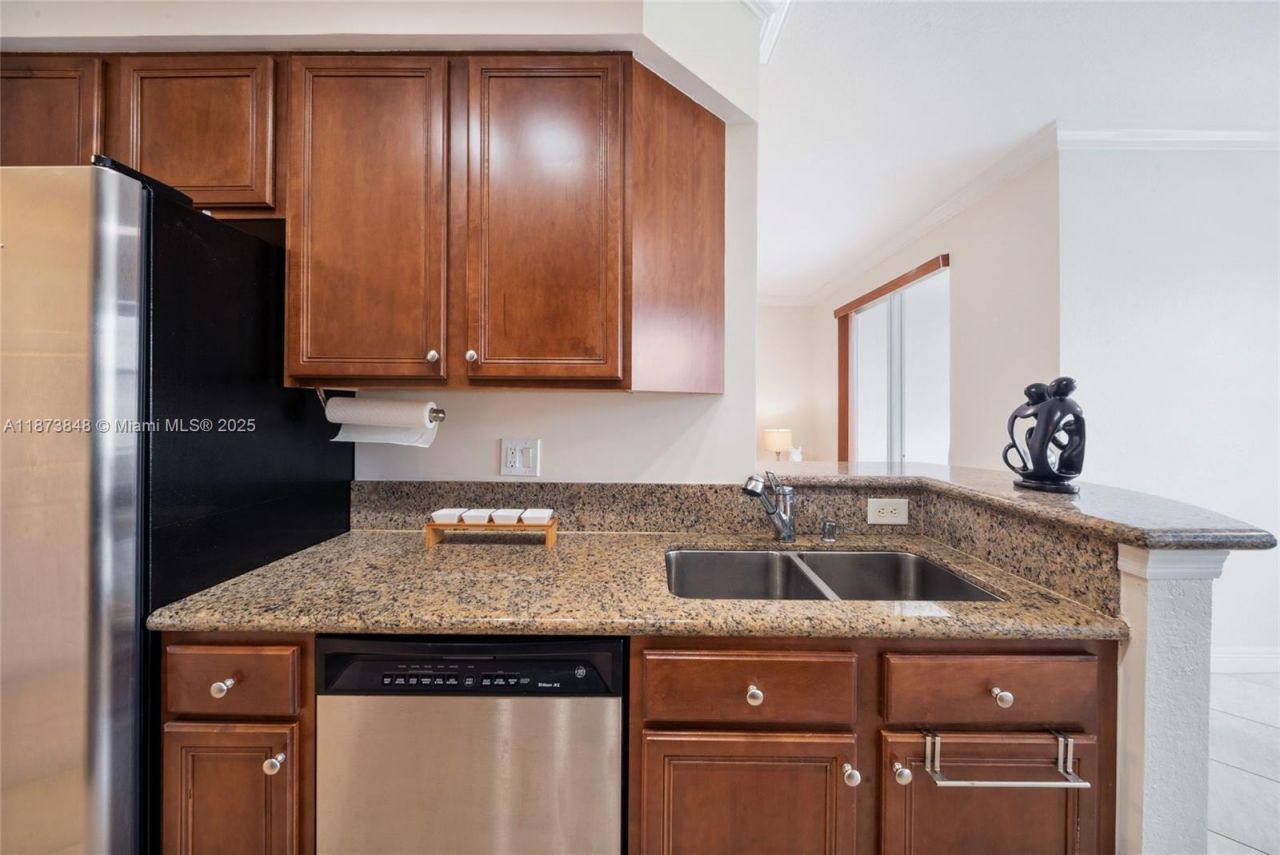 9021 SW 94th St, Unit 310, Miami, FL 33176 Photo