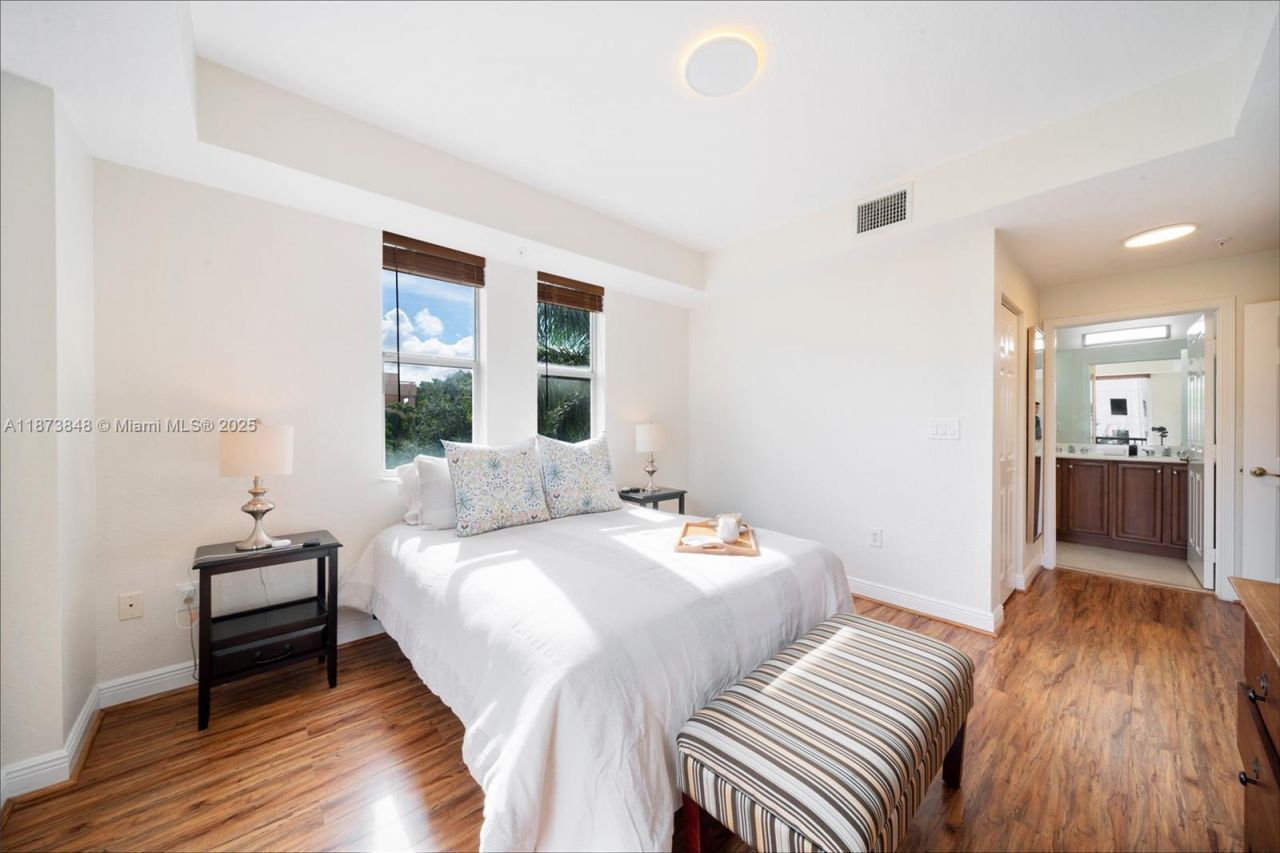 9021 SW 94th St, Unit 310, Miami, FL 33176 Photo