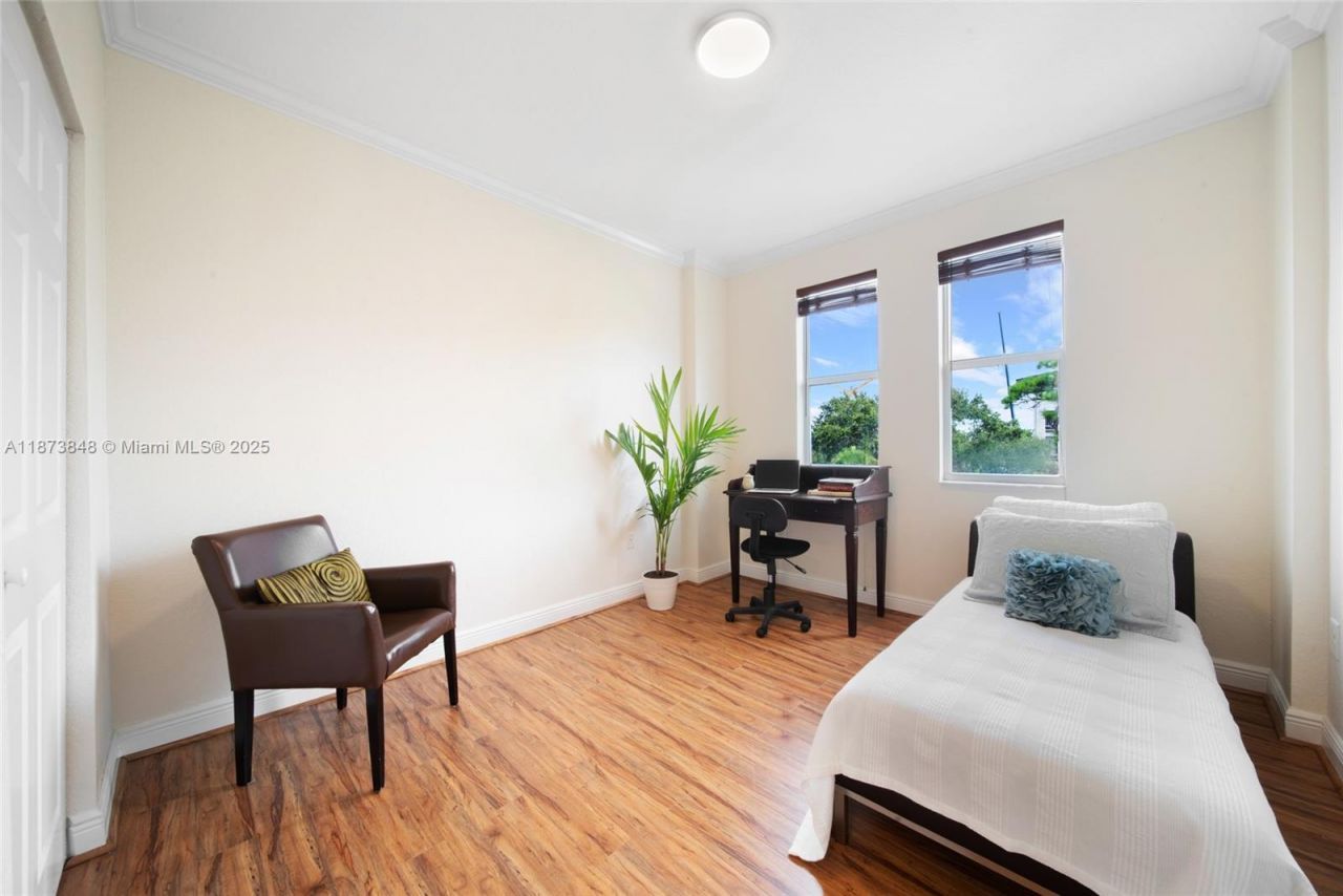 9021 SW 94th St, Unit 310, Miami, FL 33176 Photo