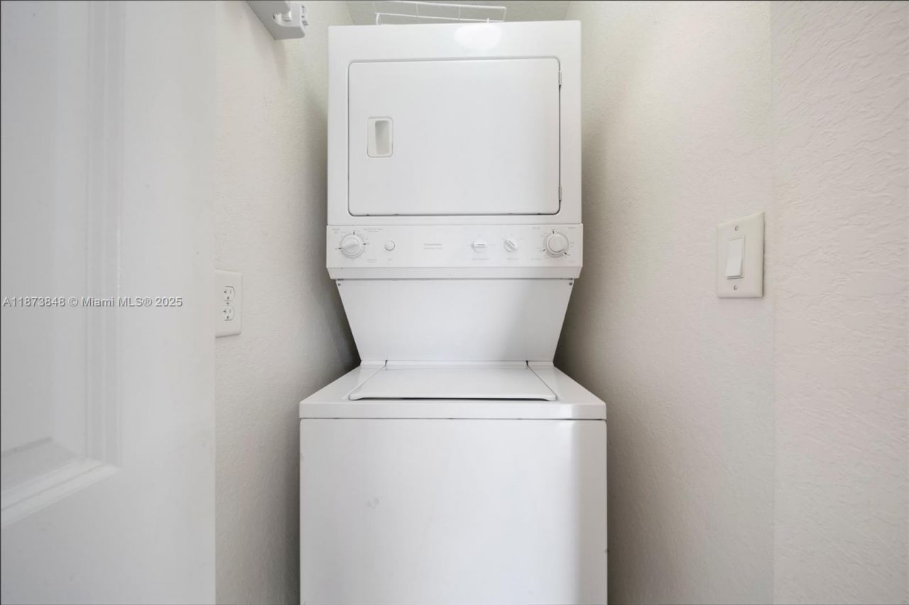 9021 SW 94th St, Unit 310, Miami, FL 33176 Photo