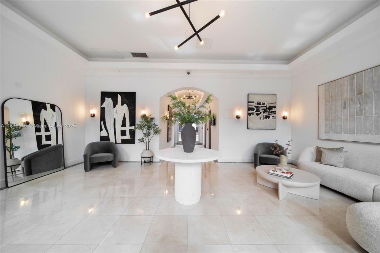 9021 SW 94th St, Unit 310, Miami, FL 33176 Photo