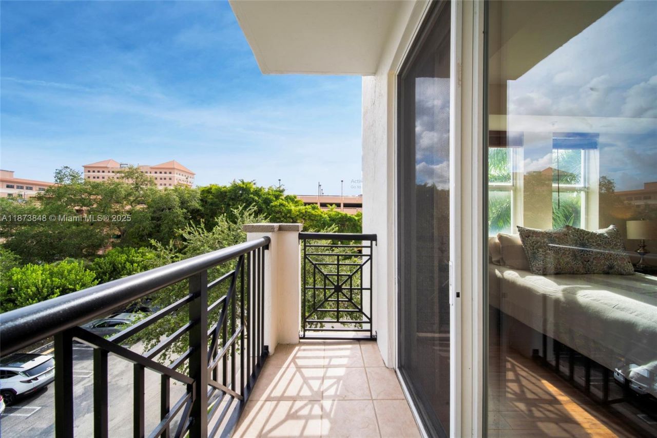 9021 SW 94th St, Unit 310, Miami, FL 33176 Photo