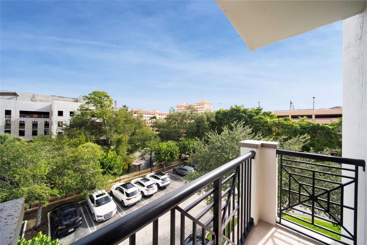 9021 SW 94th St, Unit 310, Miami, FL 33176 Photo