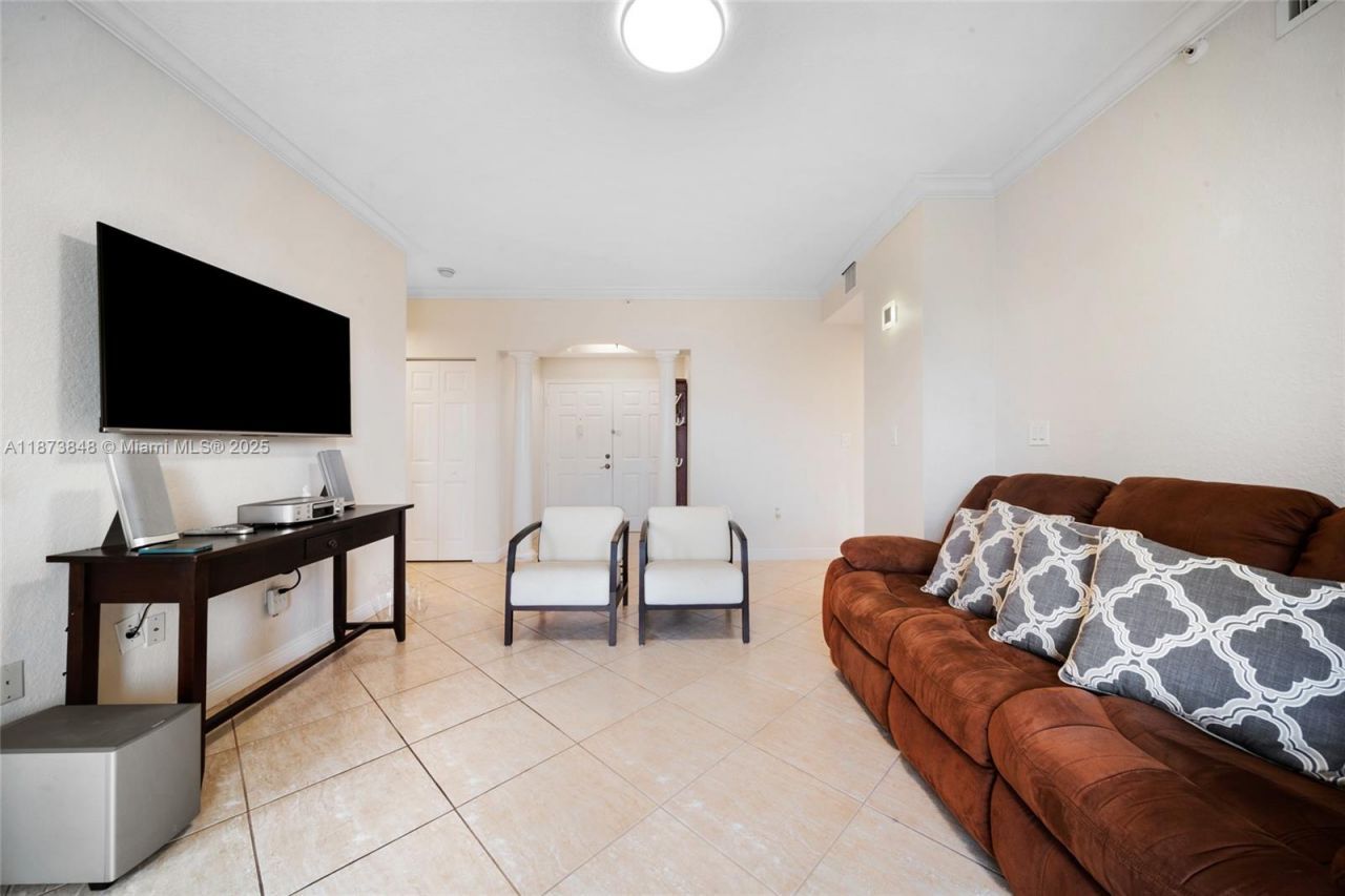 9021 SW 94th St, Unit 310, Miami, FL 33176 Photo