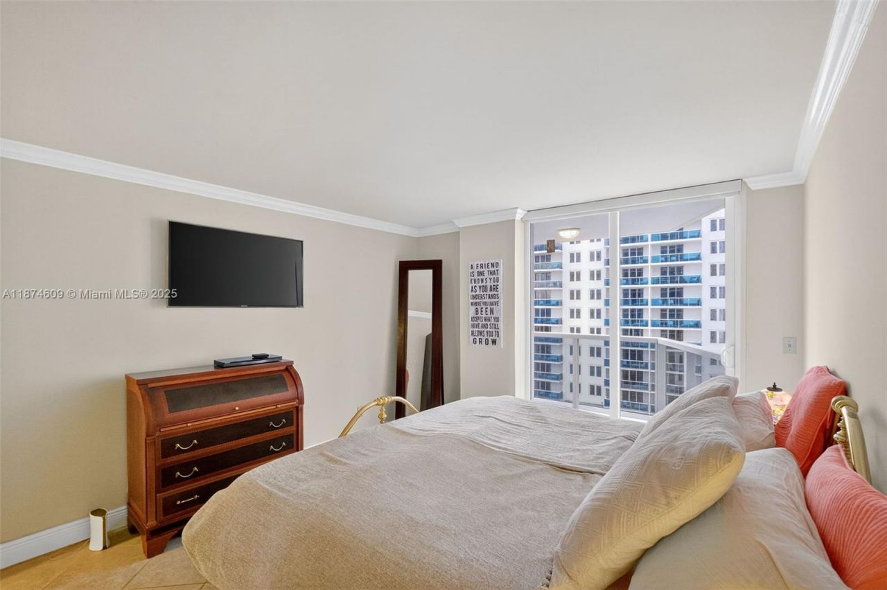 2401 Collins Ave, Unit 1005, Miami Beach, FL 33140 Photo