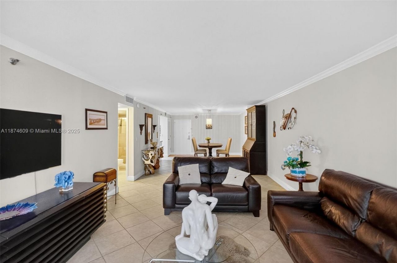 2401 Collins Ave, Unit 1005, Miami Beach, FL 33140 Photo