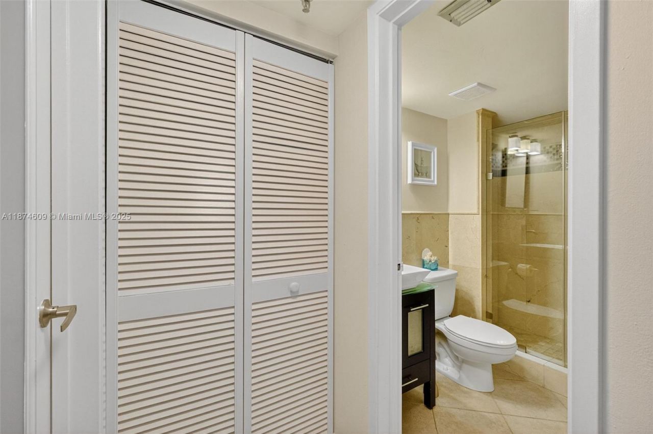 2401 Collins Ave, Unit 1005, Miami Beach, FL 33140 Photo