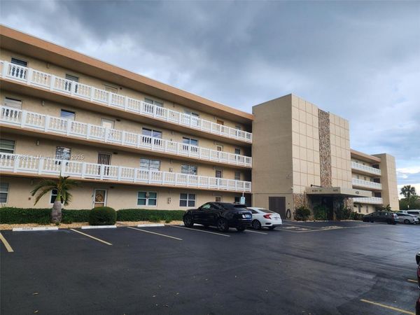 425 SE 11th Ter, Unit 403, Dania Beach, FL 33004