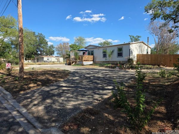 625 Avenue D, Poteet, TX 78065