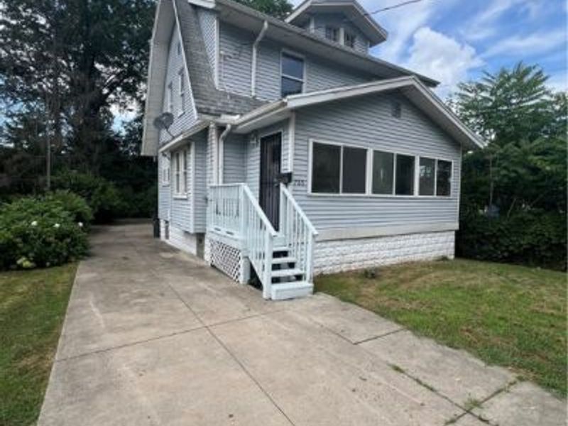 1326 Pontiac Avenue, Akron, OH 44307 Photo 2