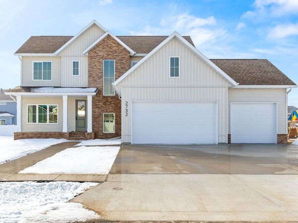 2732 69th Avenue S, Fargo, ND 58104