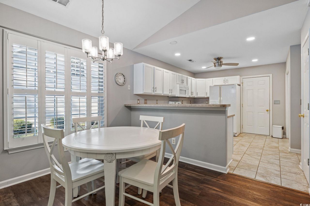 6469 Royal Pine Dr. Photo 11