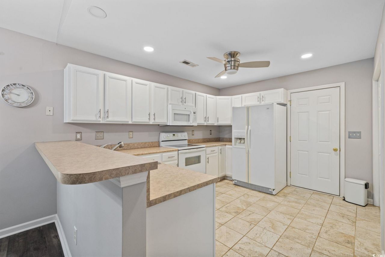 6469 Royal Pine Dr. Photo 13