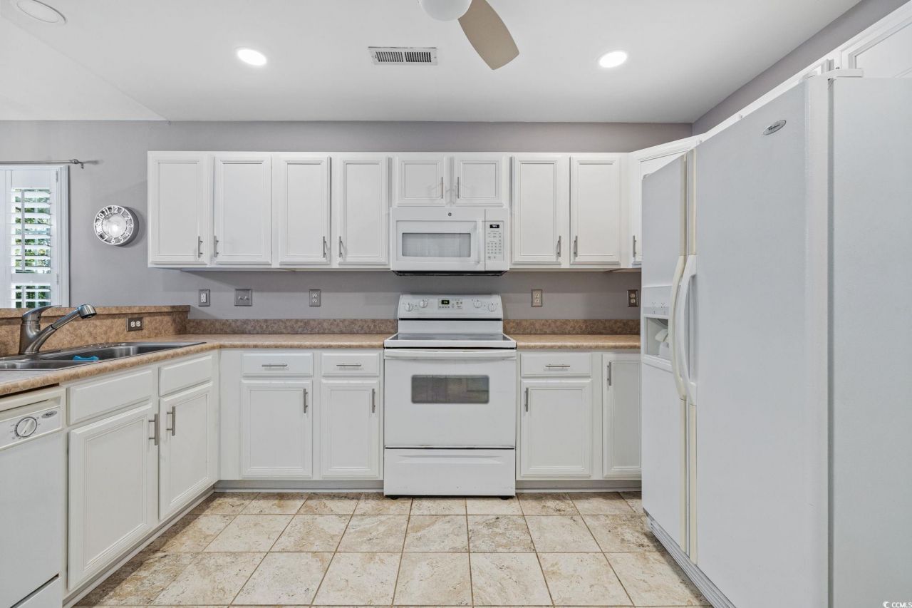 6469 Royal Pine Dr. Photo 15