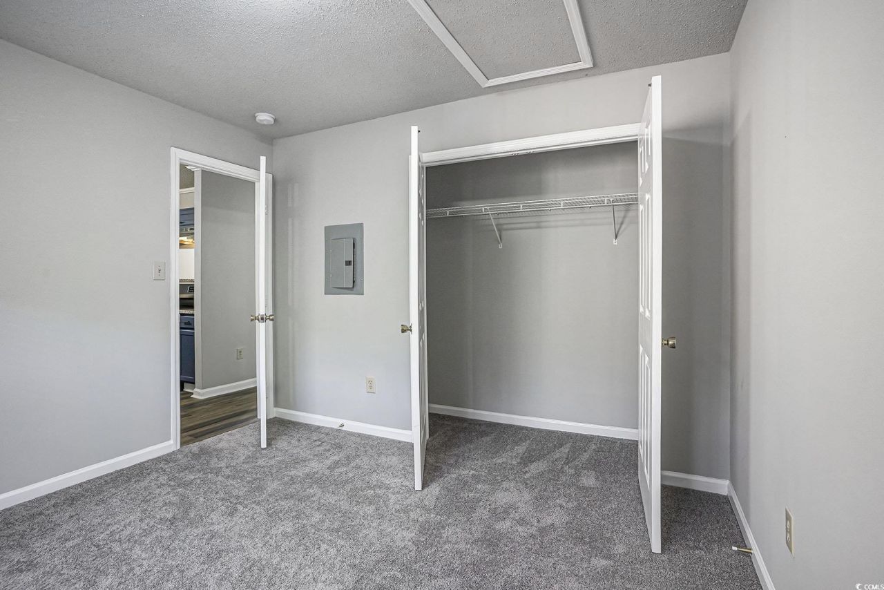 4273 Villas Dr. Photo 14