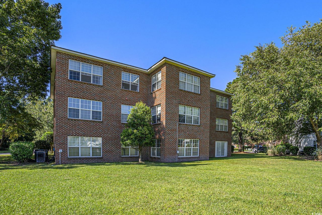 4273 Villas Dr. Photo 26