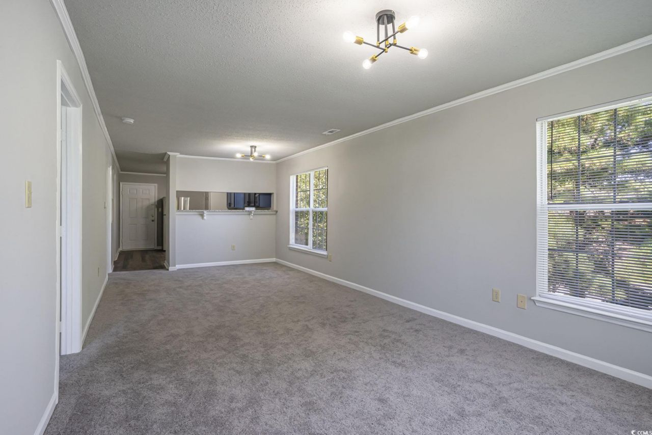 4273 Villas Dr. Photo 4