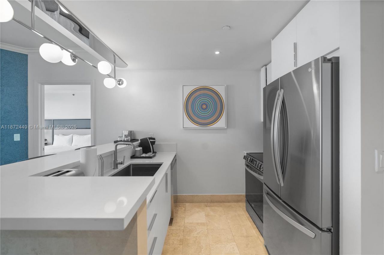 4401 Collins Ave, Unit 2712, Miami Beach, FL 33140 Photo