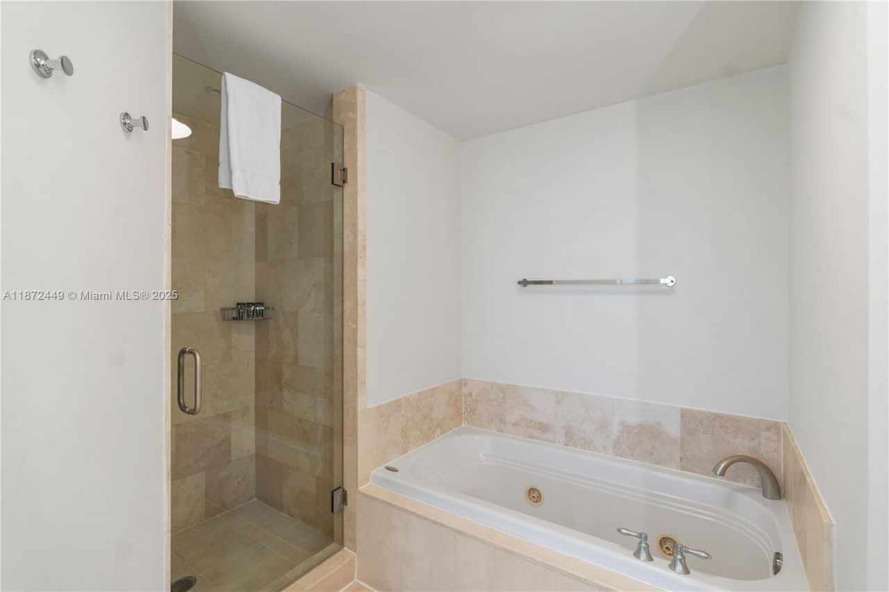 4401 Collins Ave, Unit 2712, Miami Beach, FL 33140 Photo