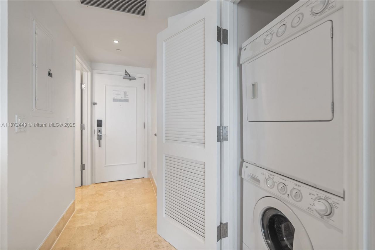 4401 Collins Ave, Unit 2712, Miami Beach, FL 33140 Photo