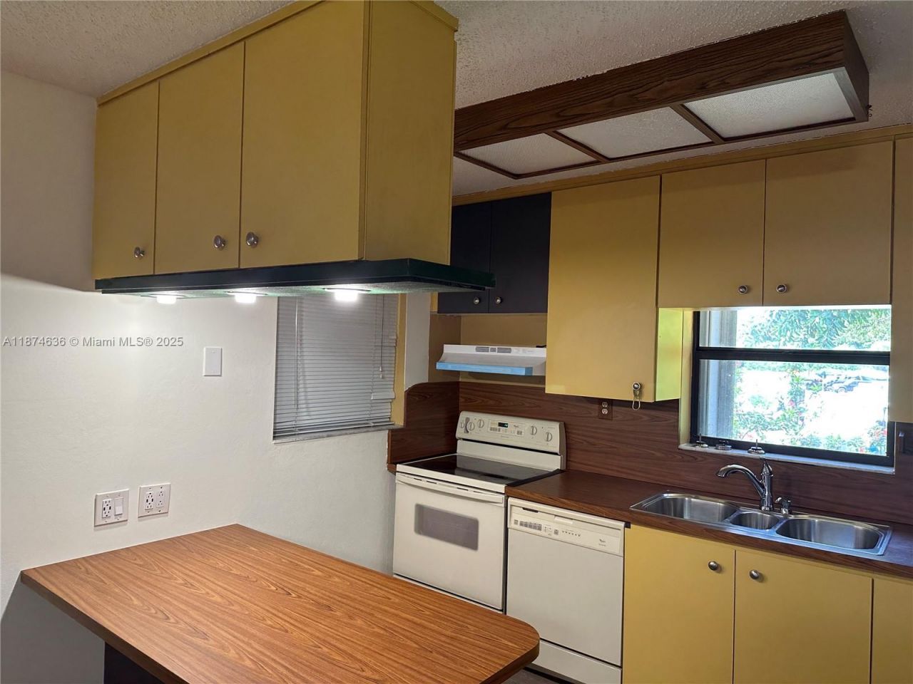 1411 SW 24th Ct, Fort Lauderdale, FL 33315 Photo