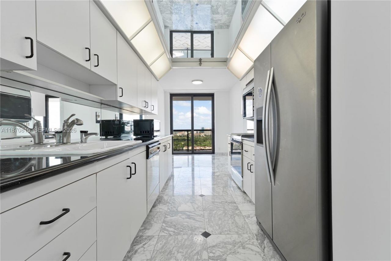 19667 Turnberry Way, Unit 20E, Aventura, FL 33180 Photo