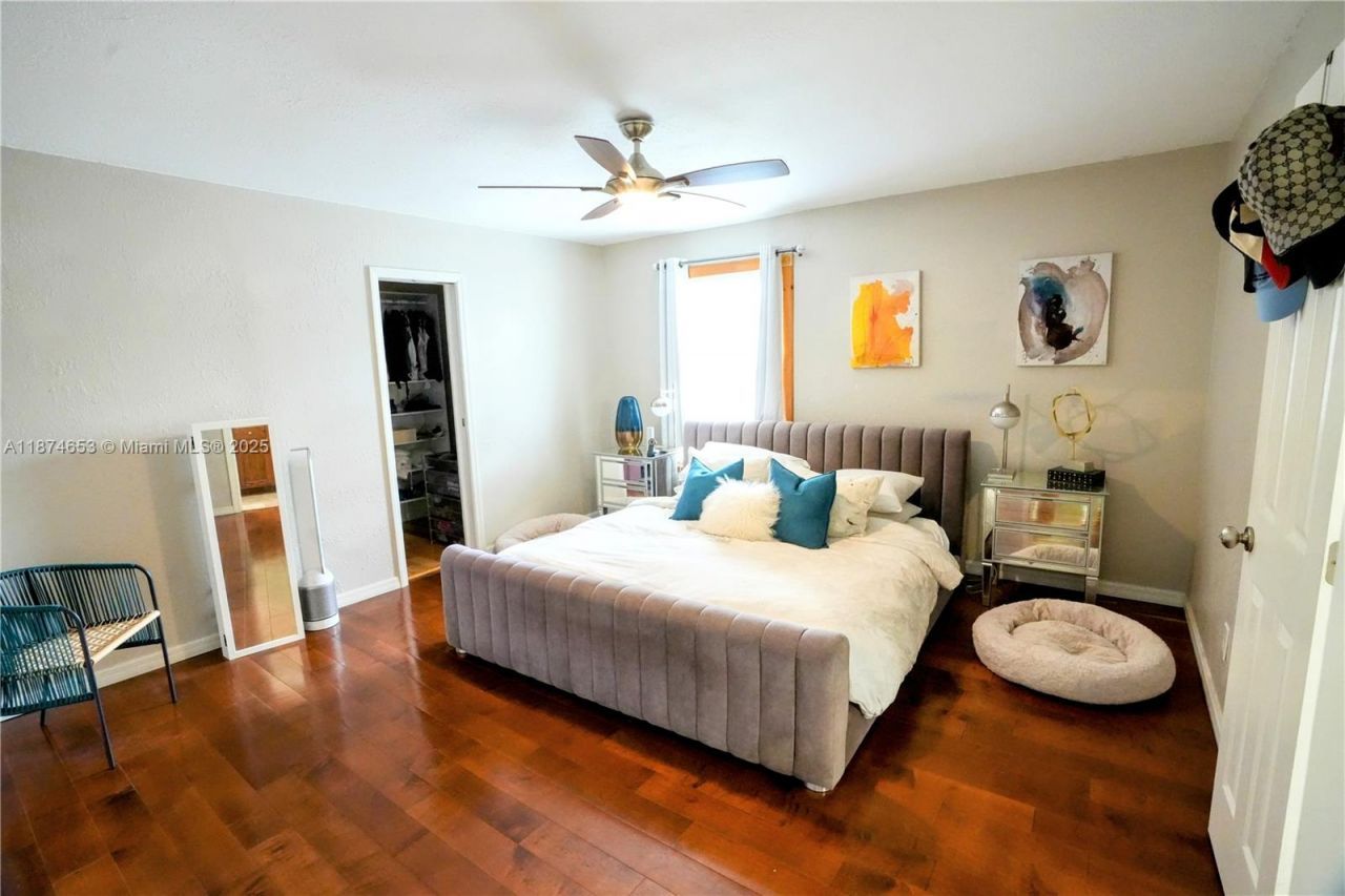 2304 SE 8th Ter, Cape Coral, FL 33990 Photo