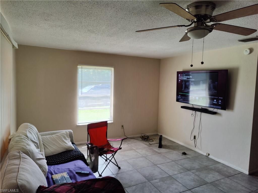 28 Temple Ct, Lehigh Acres, FL 33936 Photo