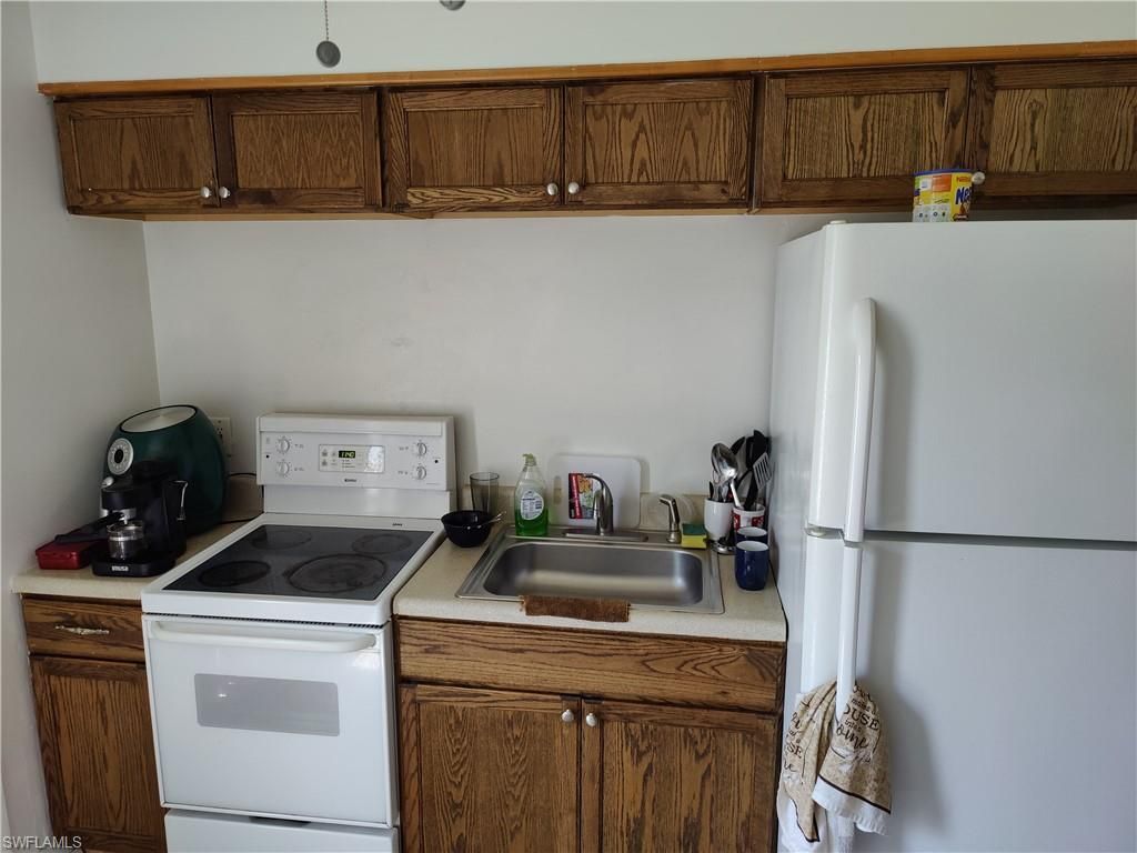 28 Temple Ct, Lehigh Acres, FL 33936 Photo