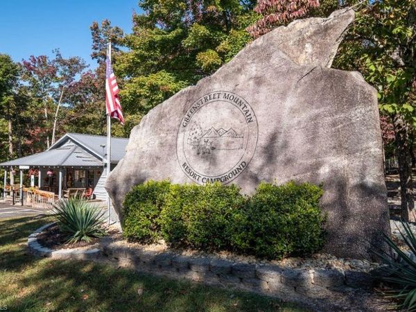 600 Dogwood Circle, Traphill, NC 28685