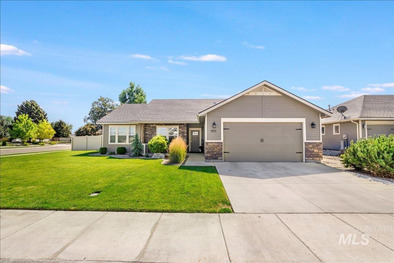905 Birchton Loop, Twin Falls, ID 83301 Main Photo
