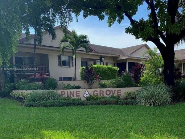 11295 SW 88th St, Unit M109, Miami, FL 33176