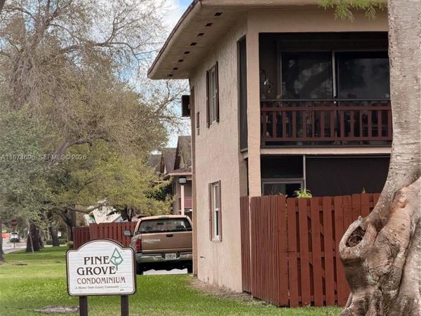 11295 SW 88th St, Unit M109, Miami, FL 33176