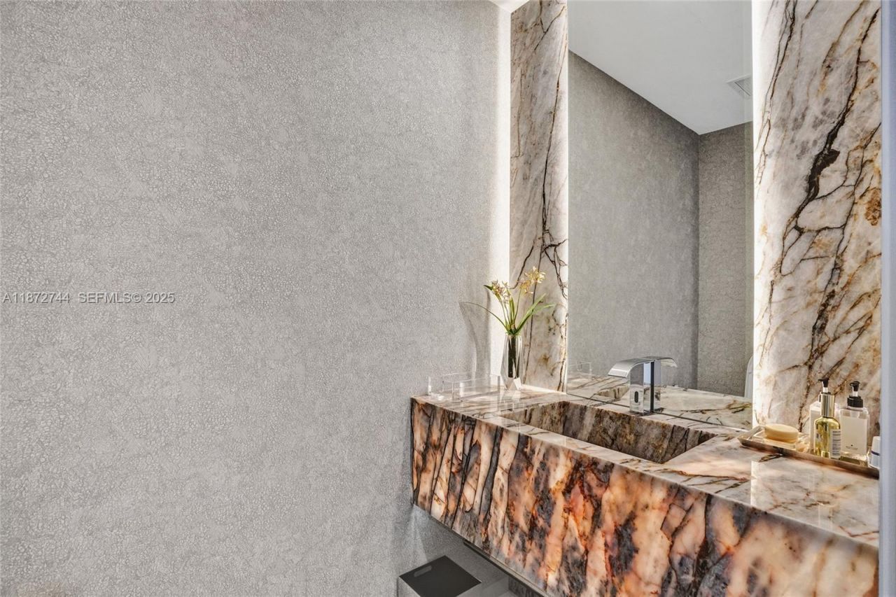 1100 Biscayne Blvd, Unit 6303, Miami, FL 33132 Photo