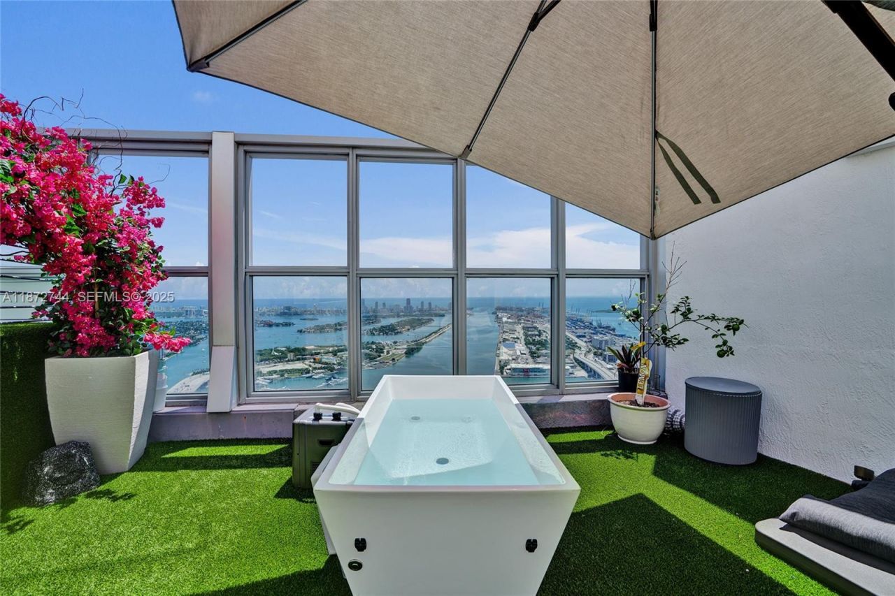 1100 Biscayne Blvd, Unit 6303, Miami, FL 33132 Photo