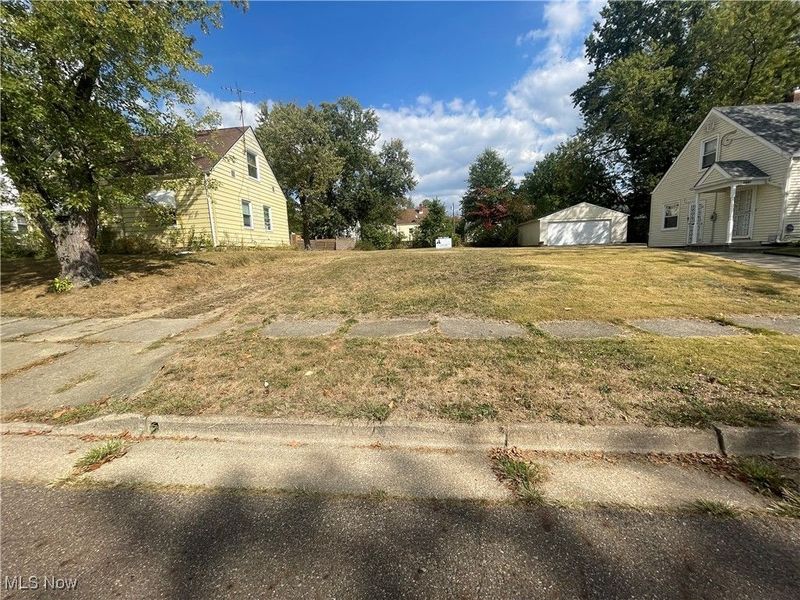 1327 Crestview Avenue, Akron, OH 44320 Photo 1