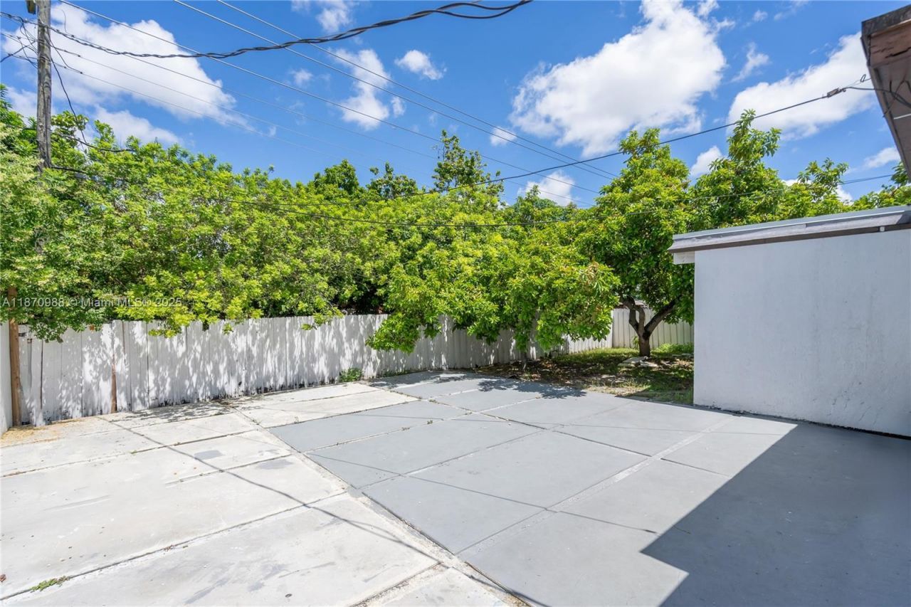 171 W 64th St, Hialeah, FL 33012 Photo