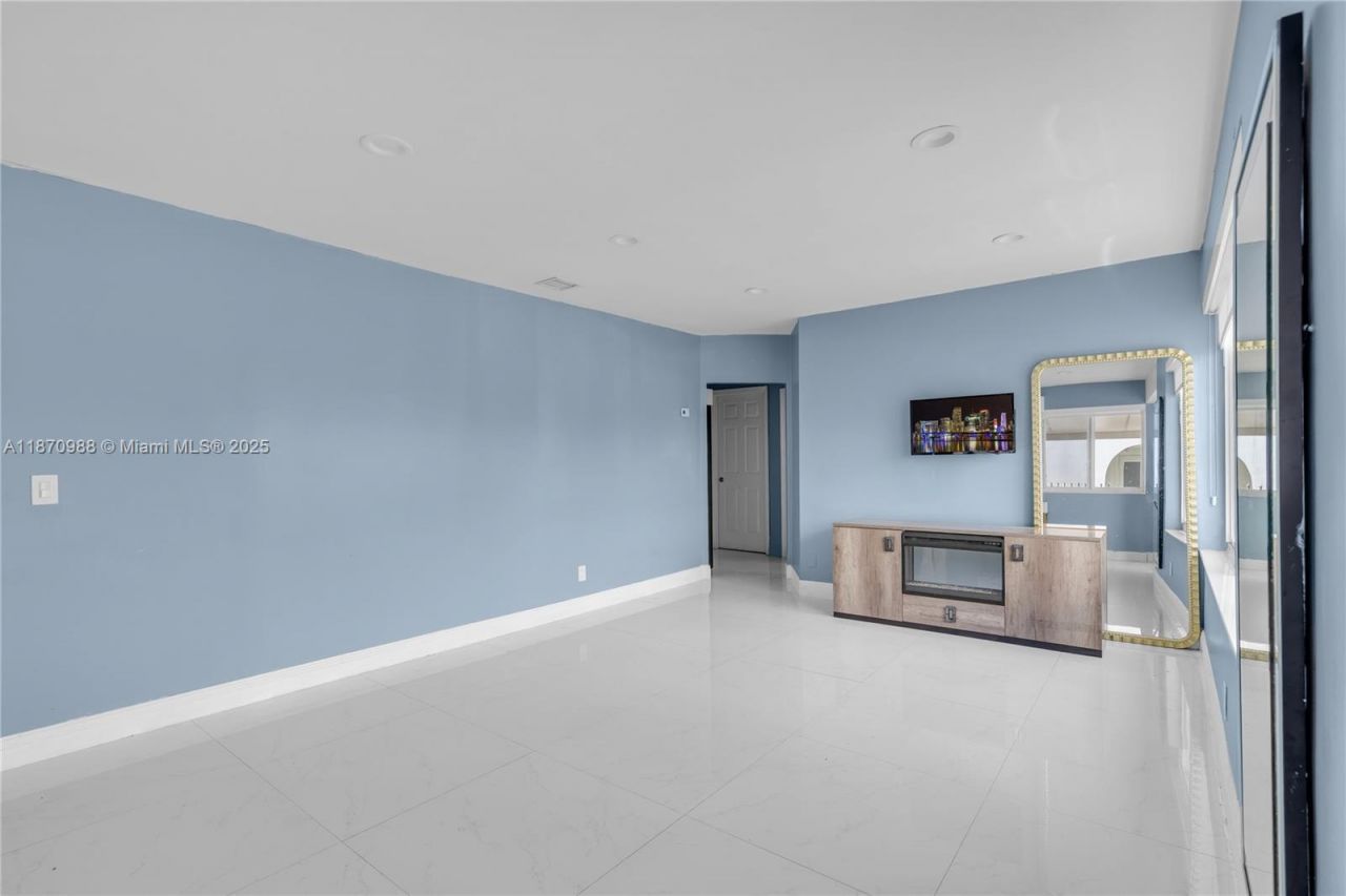 171 W 64th St, Hialeah, FL 33012 Photo