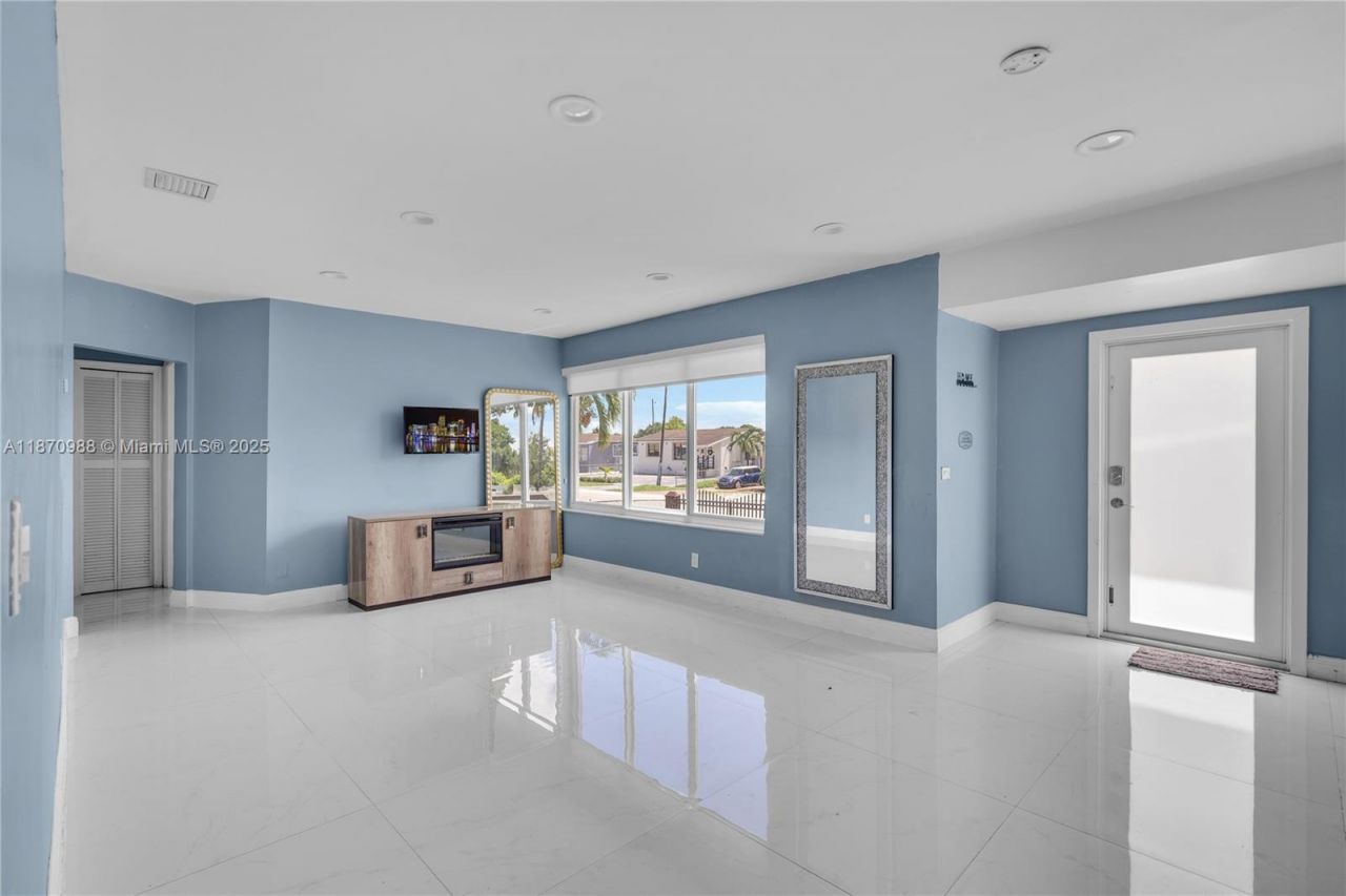 171 W 64th St, Hialeah, FL 33012 Photo