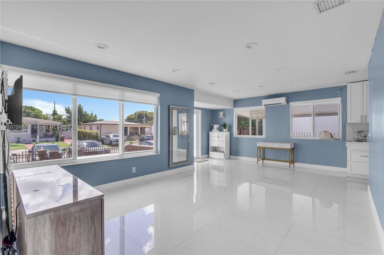 171 W 64th St, Hialeah, FL 33012 Photo