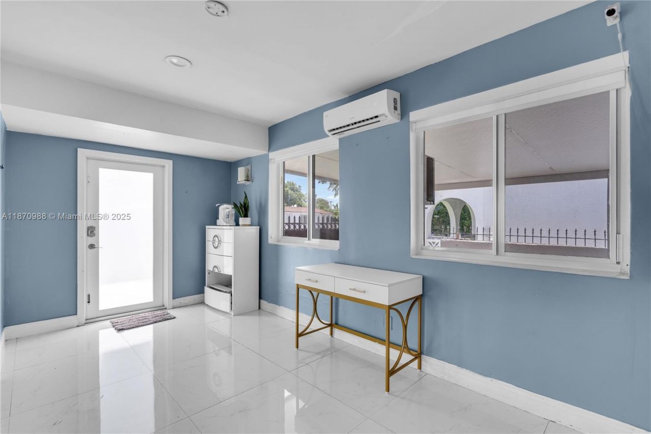 171 W 64th St, Hialeah, FL 33012 Photo