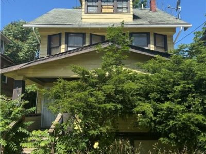 512 Eddy Road, Cleveland, OH 44108 Photo 1