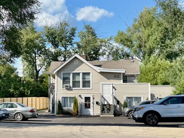912 E Saint Charles Road, Lombard, IL 60148
