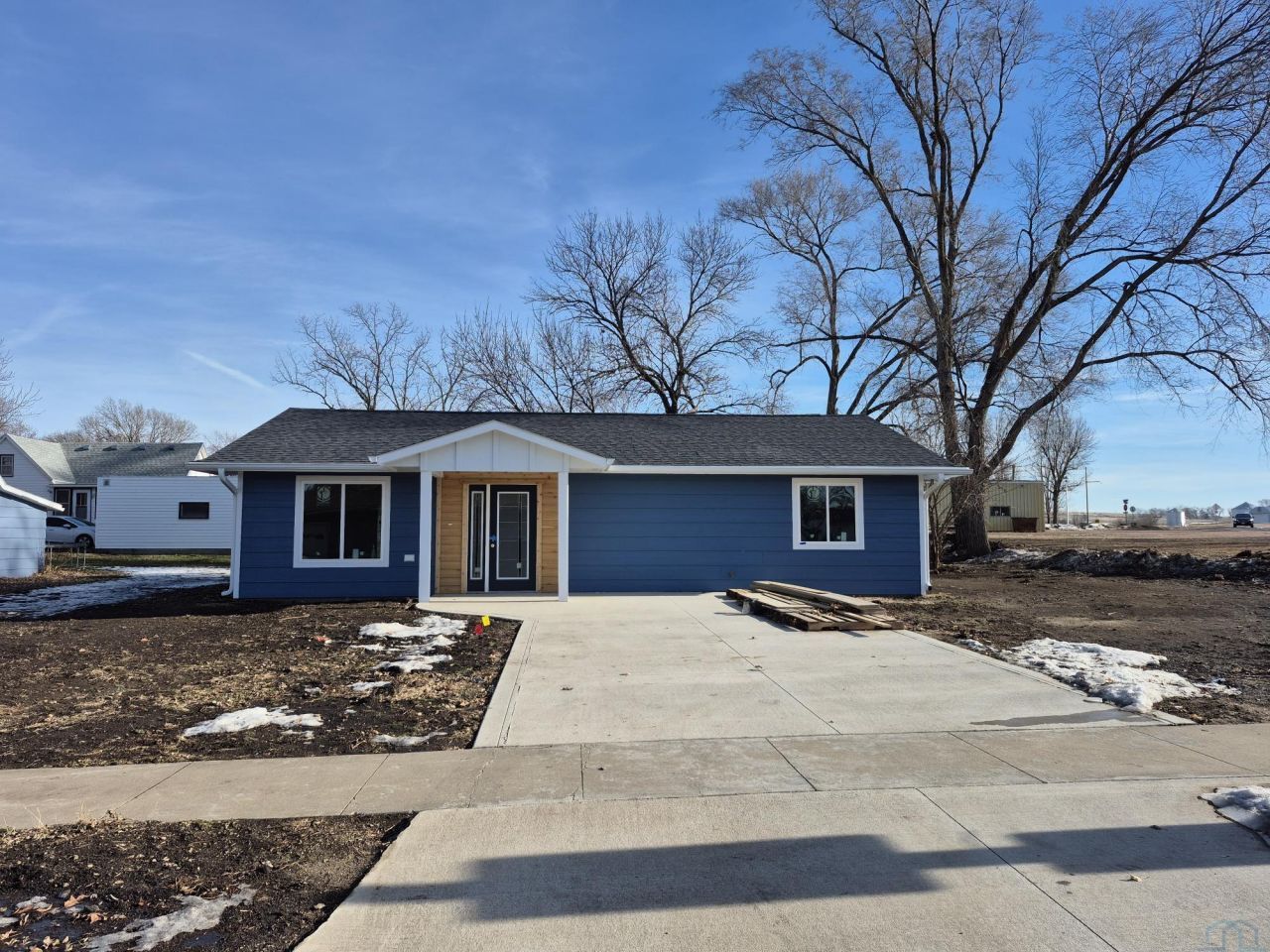 640 S 4th St Akron, IA 51001