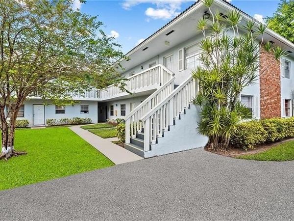 4140 Woodside Dr, Unit 205, Coral Springs, FL 33065