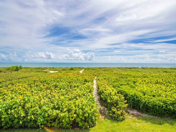 2280 Silver Sands Court, Vero Beach, FL 32963